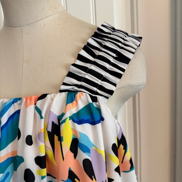 Crosby by Mollie Burch Medium Otto Floral Lillies Mini DRESS Beach Tropical - Picture 3 of 7